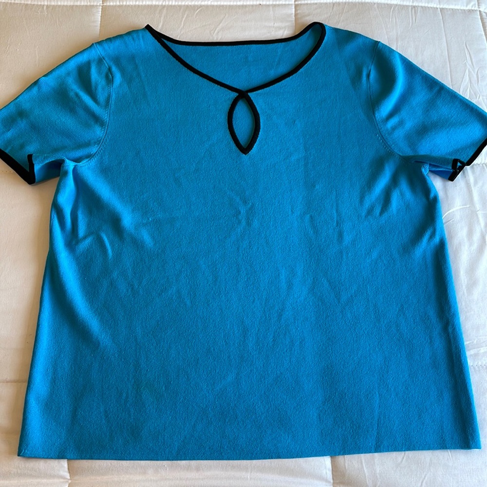 Women’s blue too size 1X